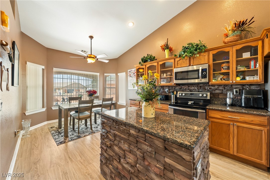 5481 Lincolnwood Court Property Photo 11