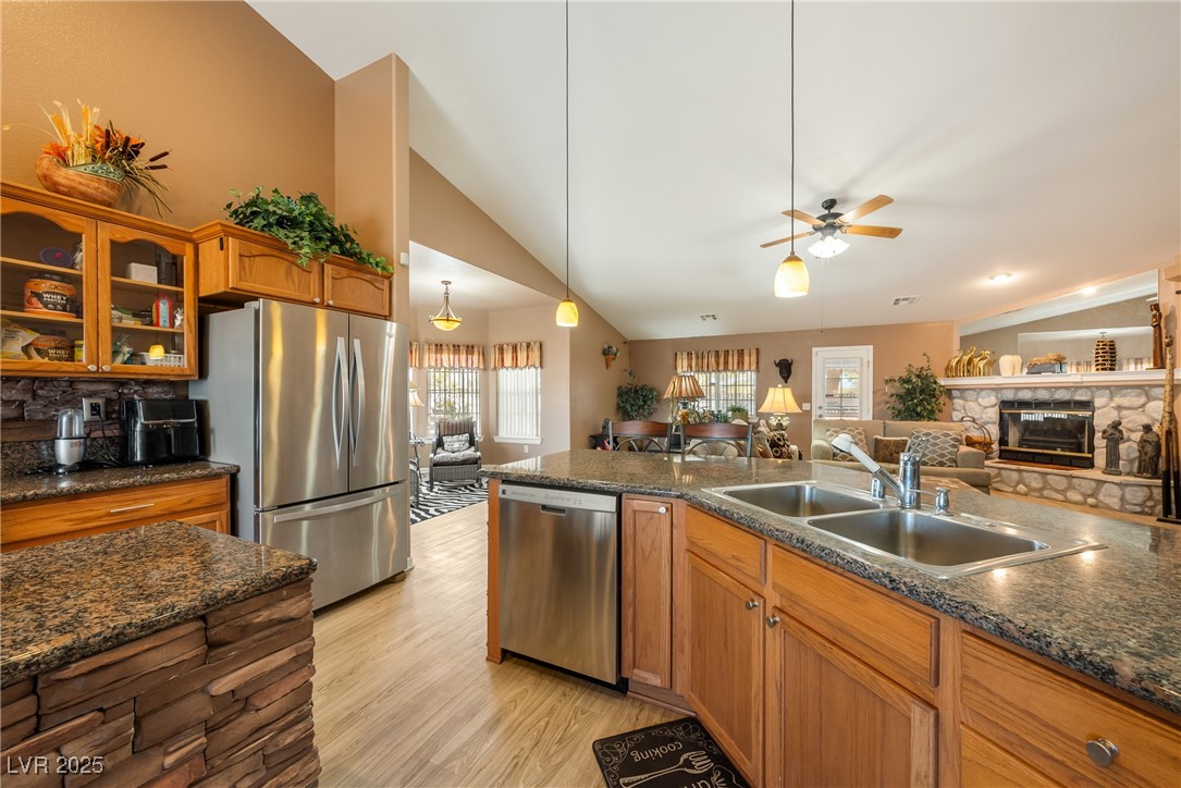 5481 Lincolnwood Court Property Photo 12