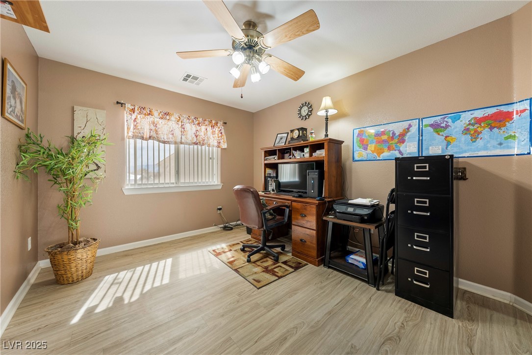 5481 Lincolnwood Court Property Photo 17