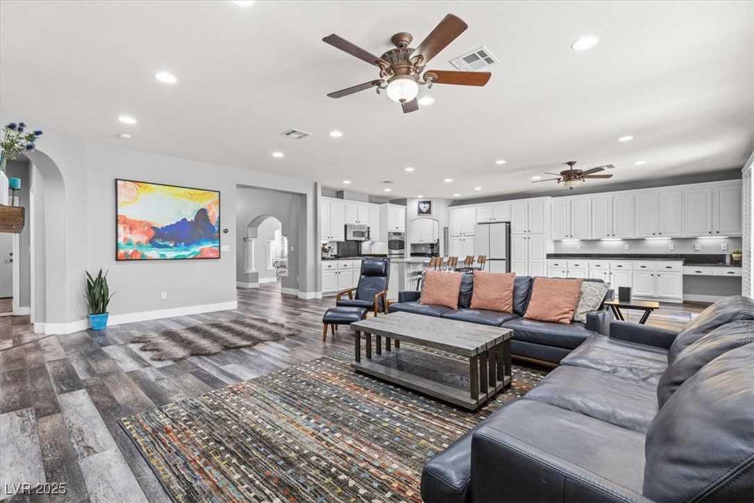 7354 Strutting Silver Court Property Photo 16