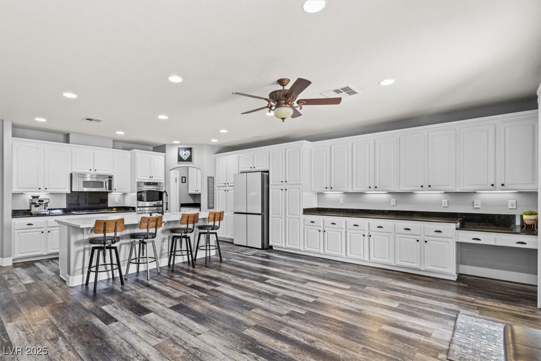 7354 Strutting Silver Court Property Photo 17