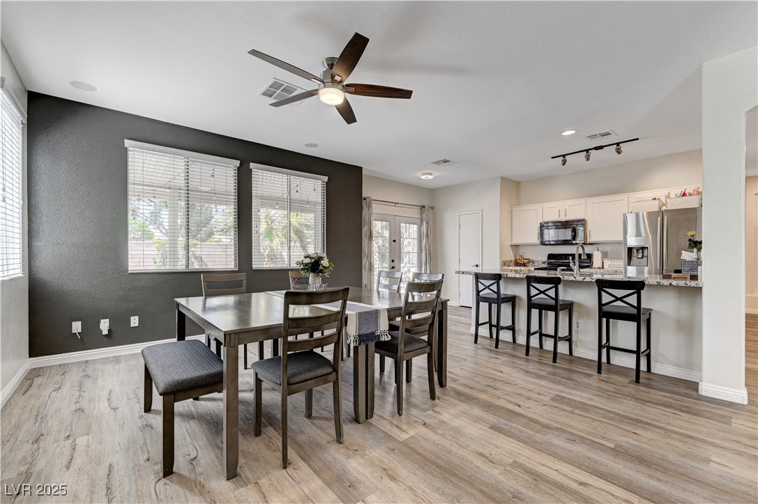 6013 Aqua Blue Court Property Photo 3