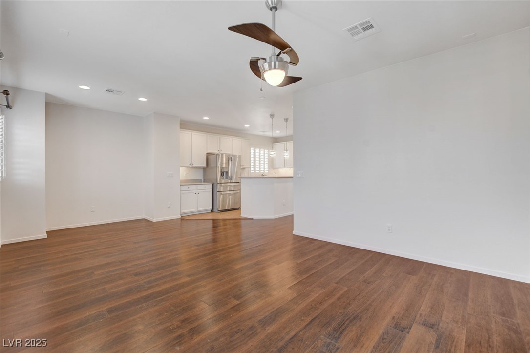 9323 Best Court Property Photo 5