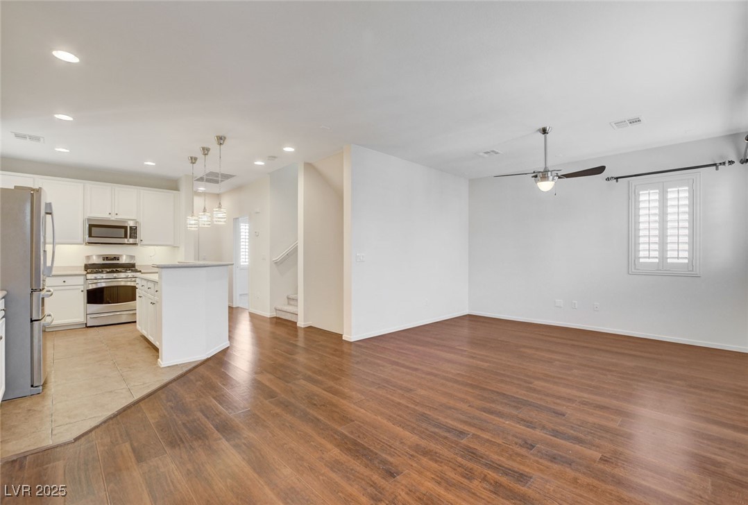 9323 Best Court Property Photo 8