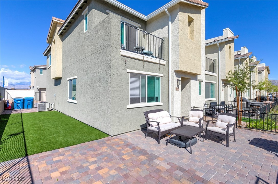 6804 Surf Green Court Property Photo 1