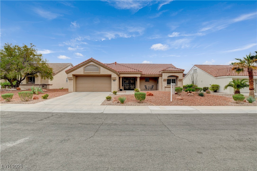 2533 Palmridge Drive Property Photo 1