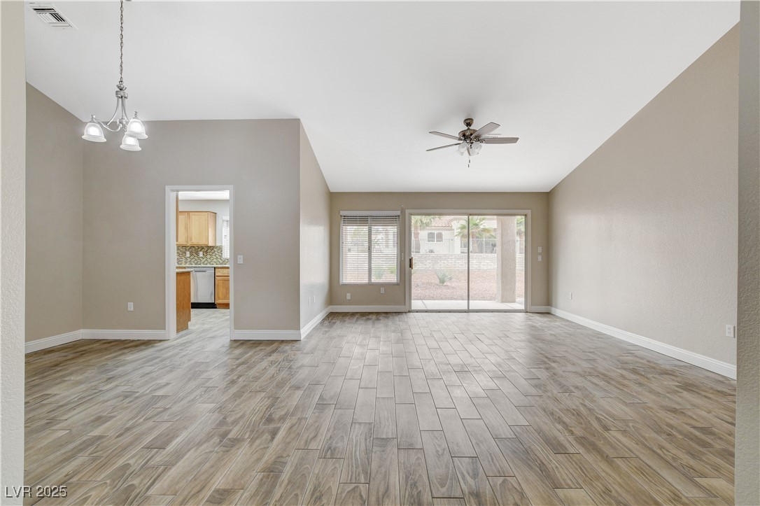 2533 Palmridge Drive Property Photo 10
