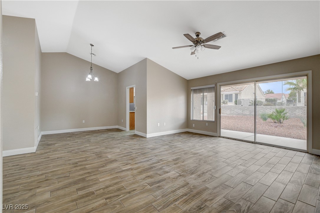 2533 Palmridge Drive Property Photo 15