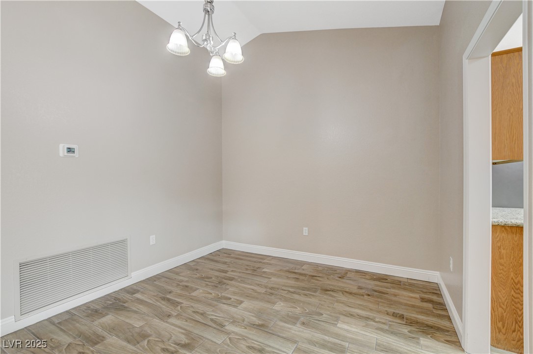 2533 Palmridge Drive Property Photo 16