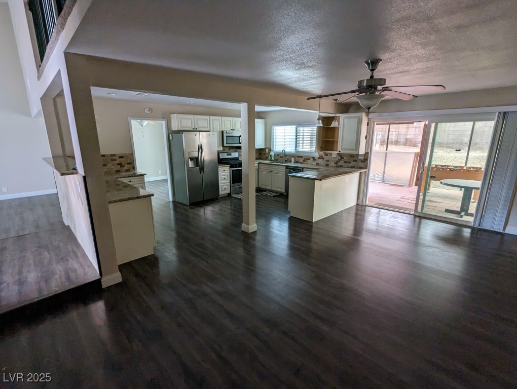 331 Esquina Drive Property Photo 6
