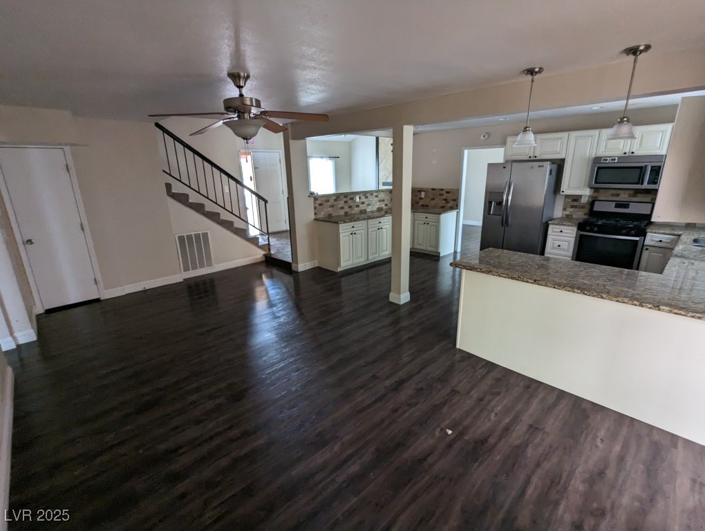 331 Esquina Drive Property Photo 7