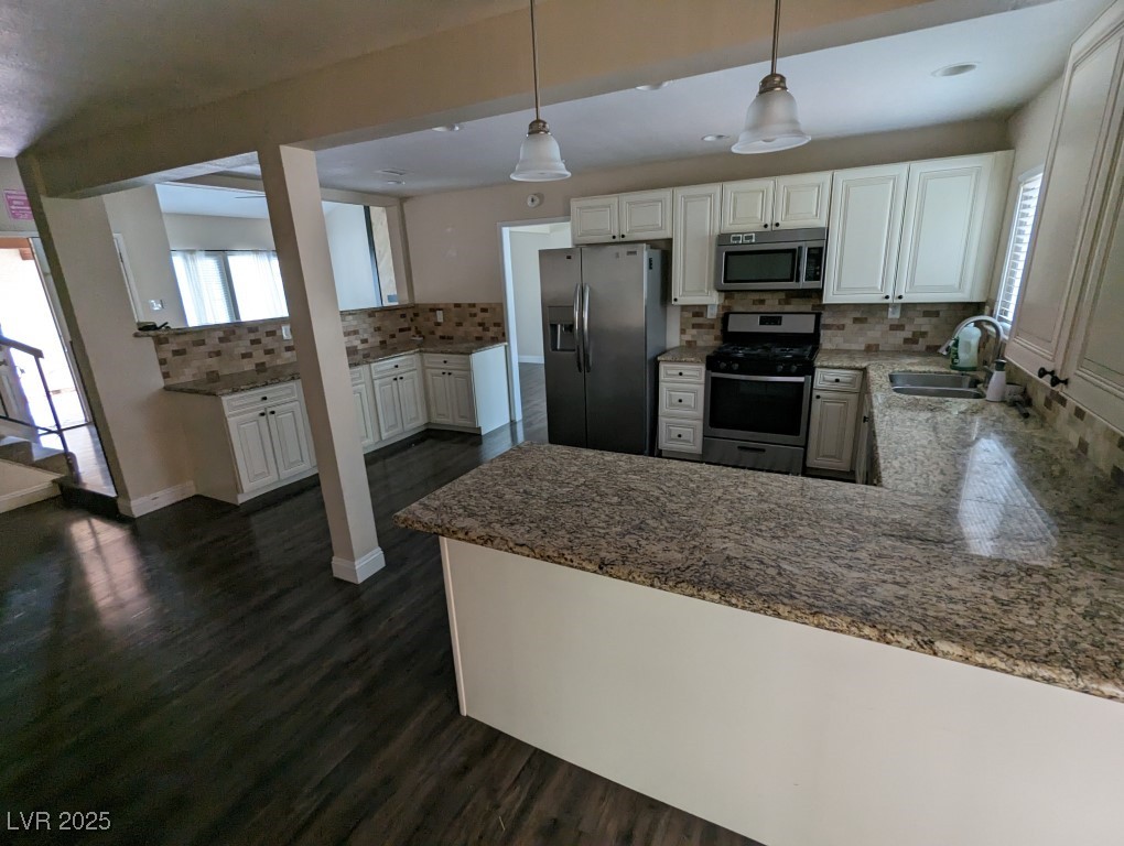 331 Esquina Drive Property Photo 9