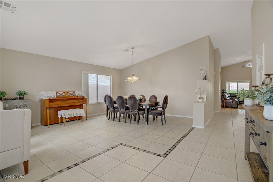 830 Roaring Falls Avenue Property Photo 6