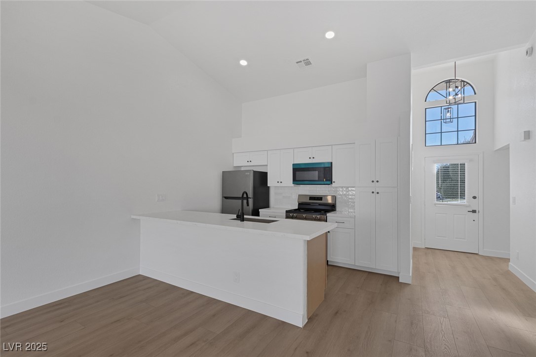5732 Colwood Lane Property Photo 8