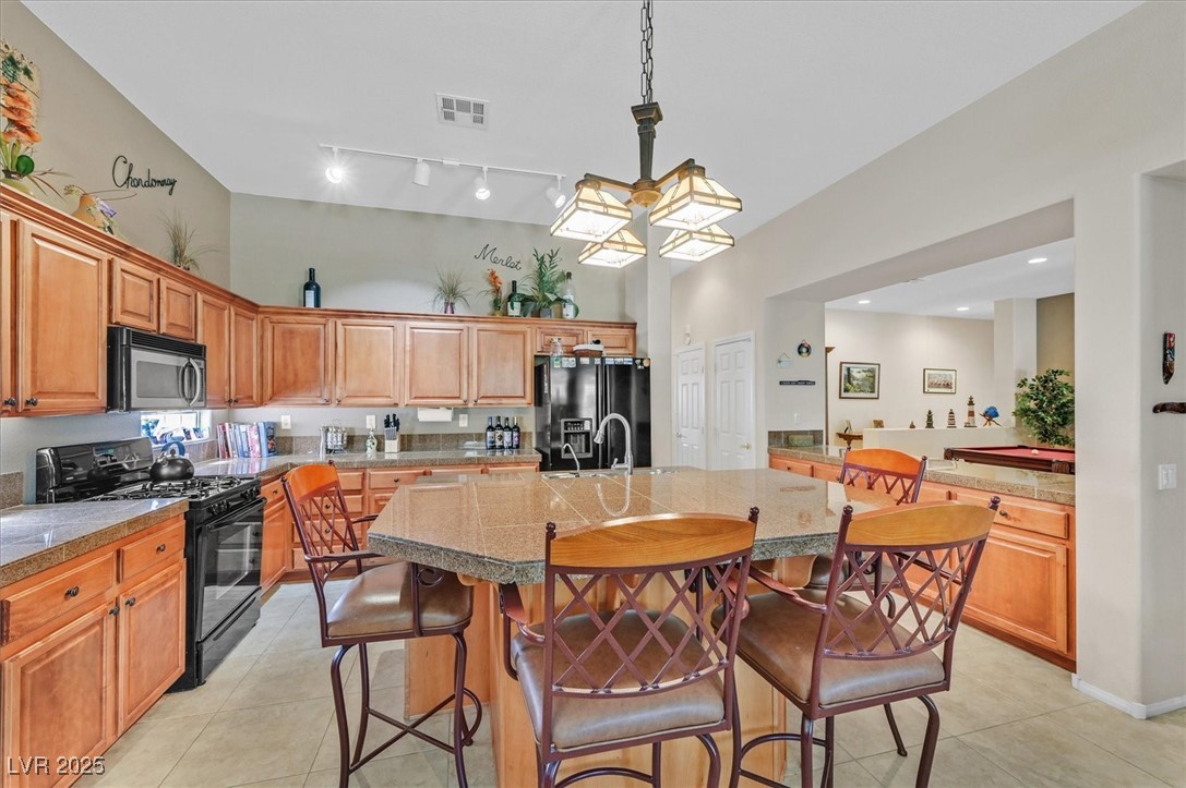 8208 Flowing Rapids Court Property Photo 9