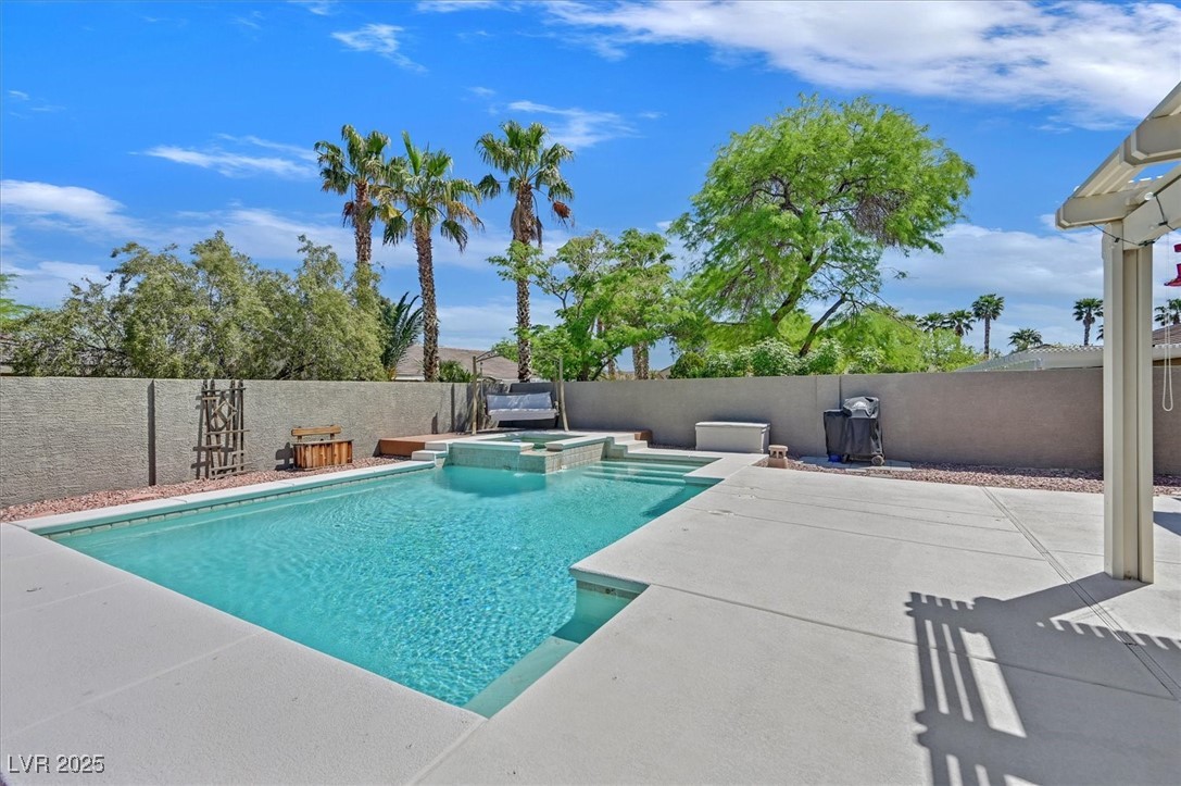 8208 Flowing Rapids Court Property Photo 28