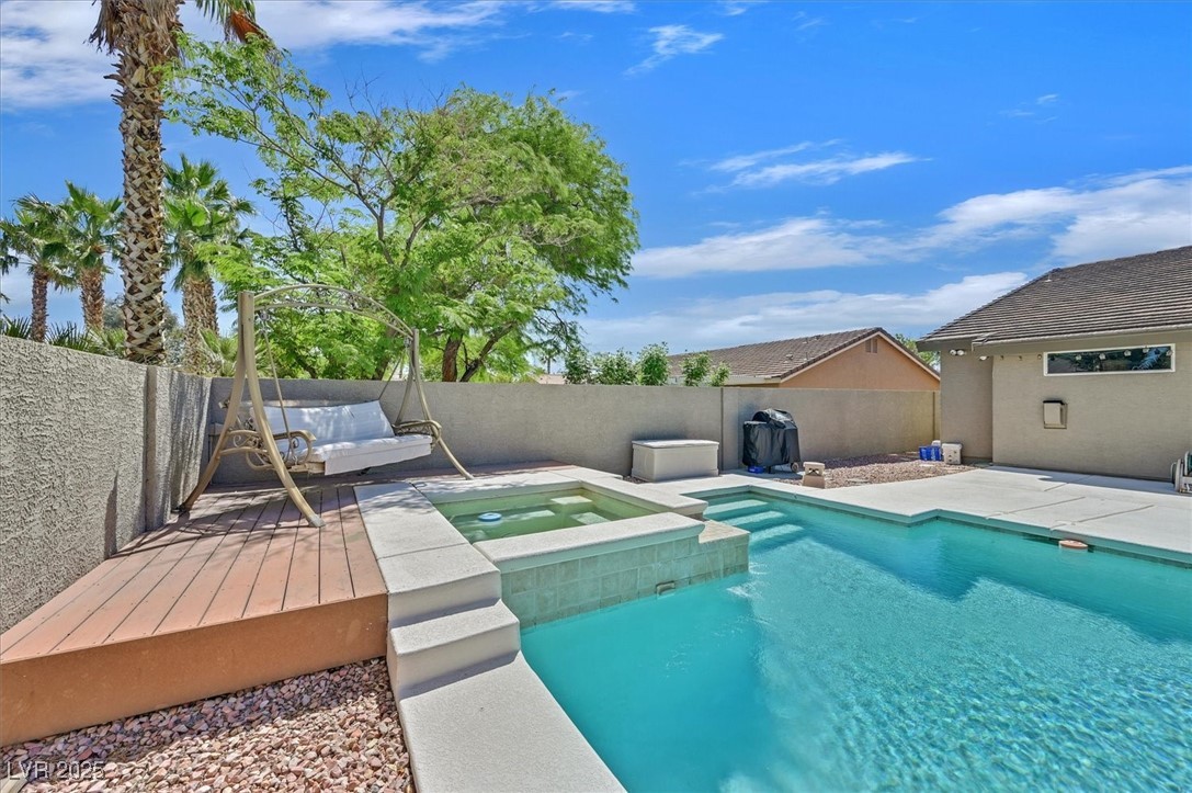 8208 Flowing Rapids Court Property Photo 29