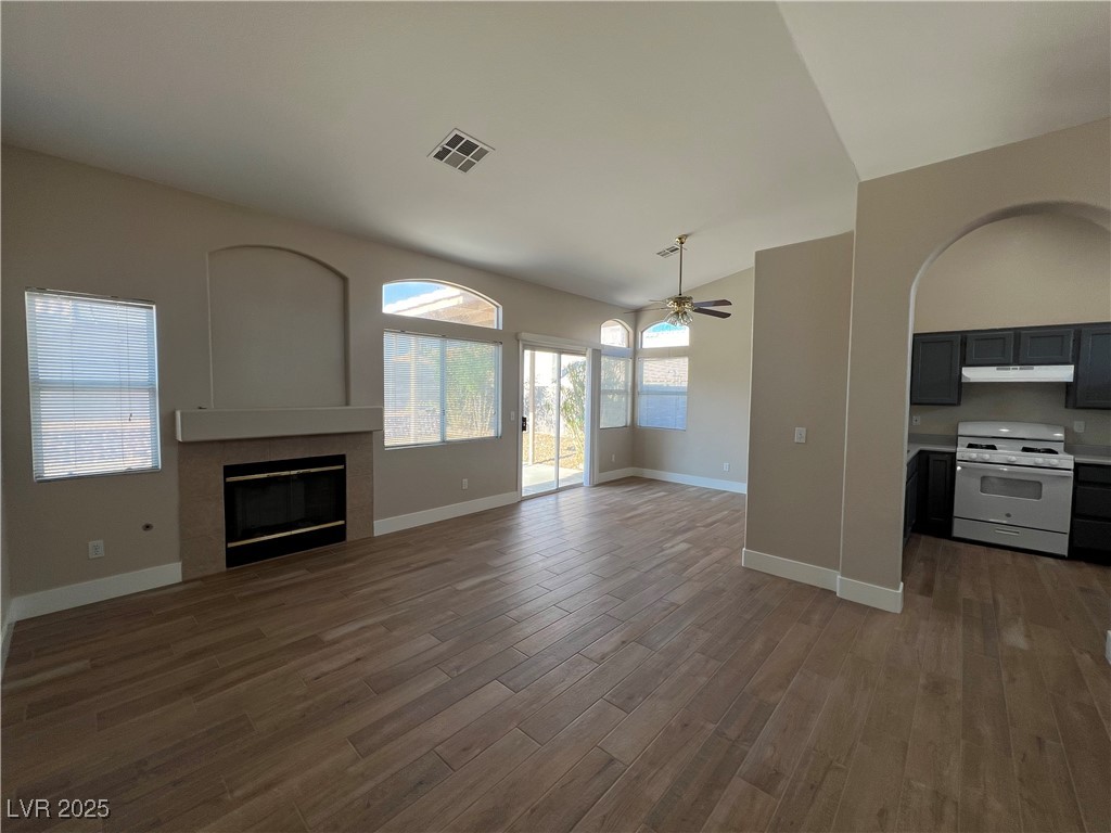 917 Ashford Way Property Photo 3
