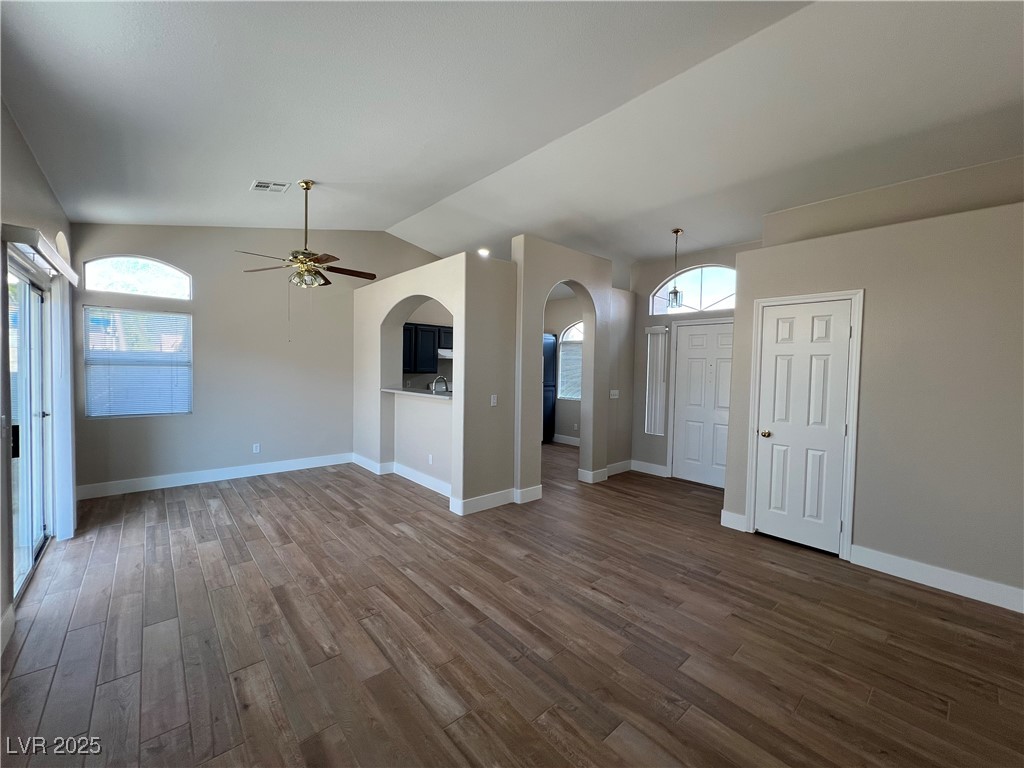 917 Ashford Way Property Photo 6