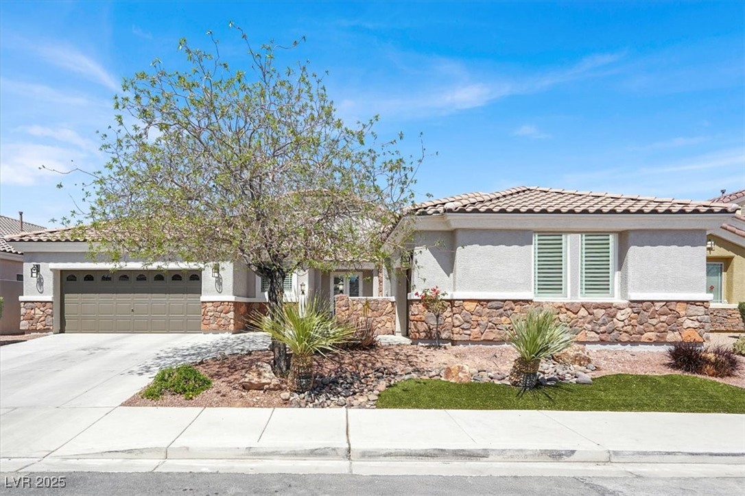 Cactus Hills Estate 2 Real Estate Listings Main Image