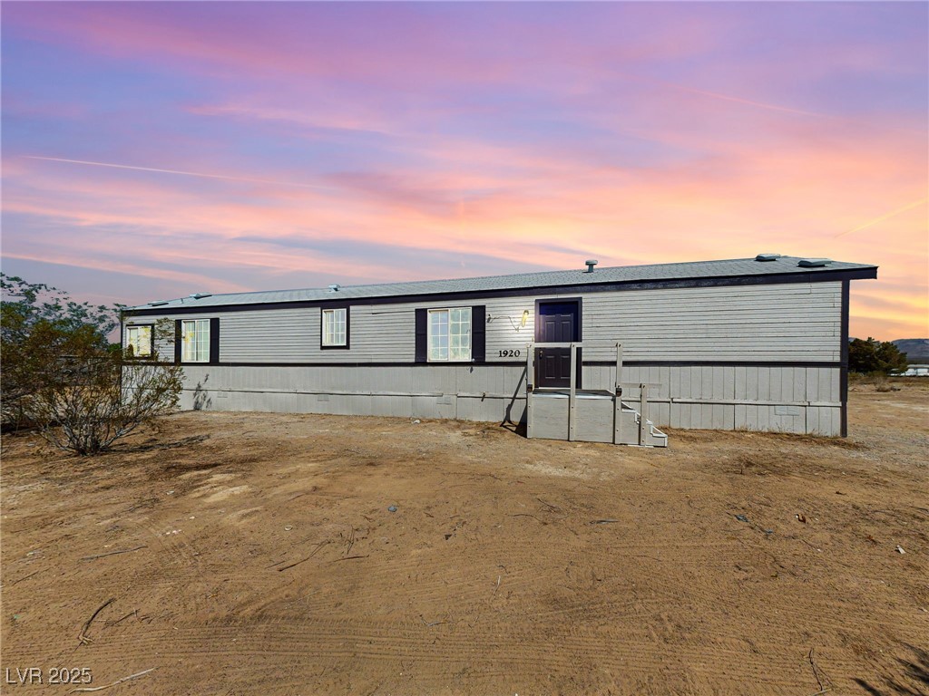 1920 Gypsum Avenue Property Photo 1