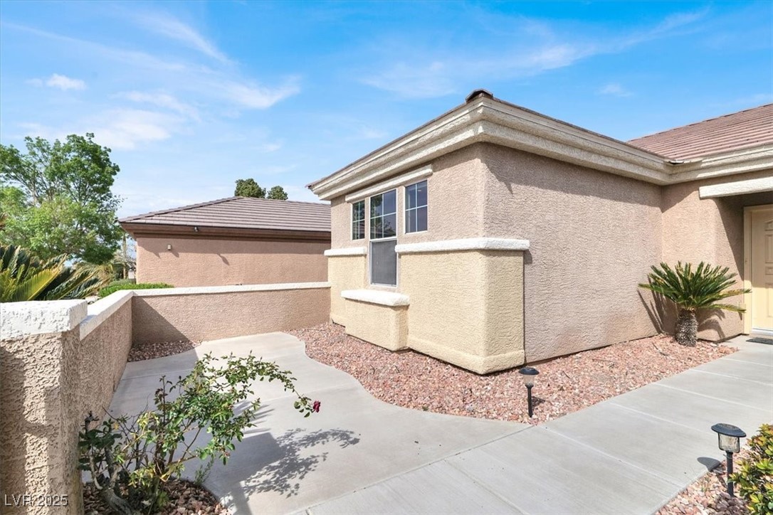 2074 Mountain City Street Property Photo 2