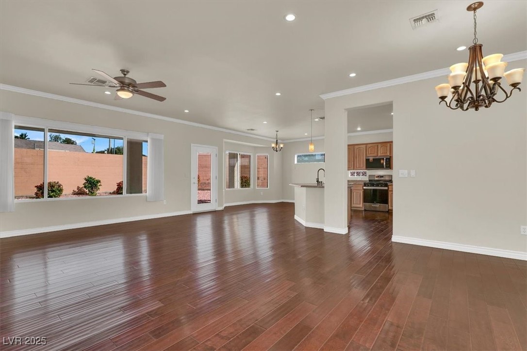 2074 Mountain City Street Property Photo 3