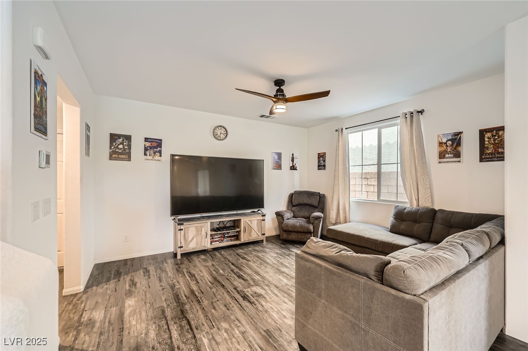 10663 Sariah Skye Avenue Property Photo 6