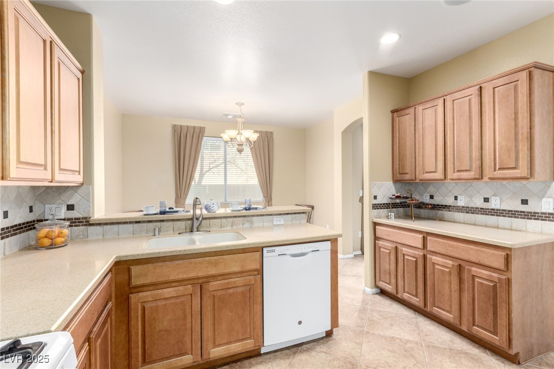 5518 Ovando Way Property Photo 10