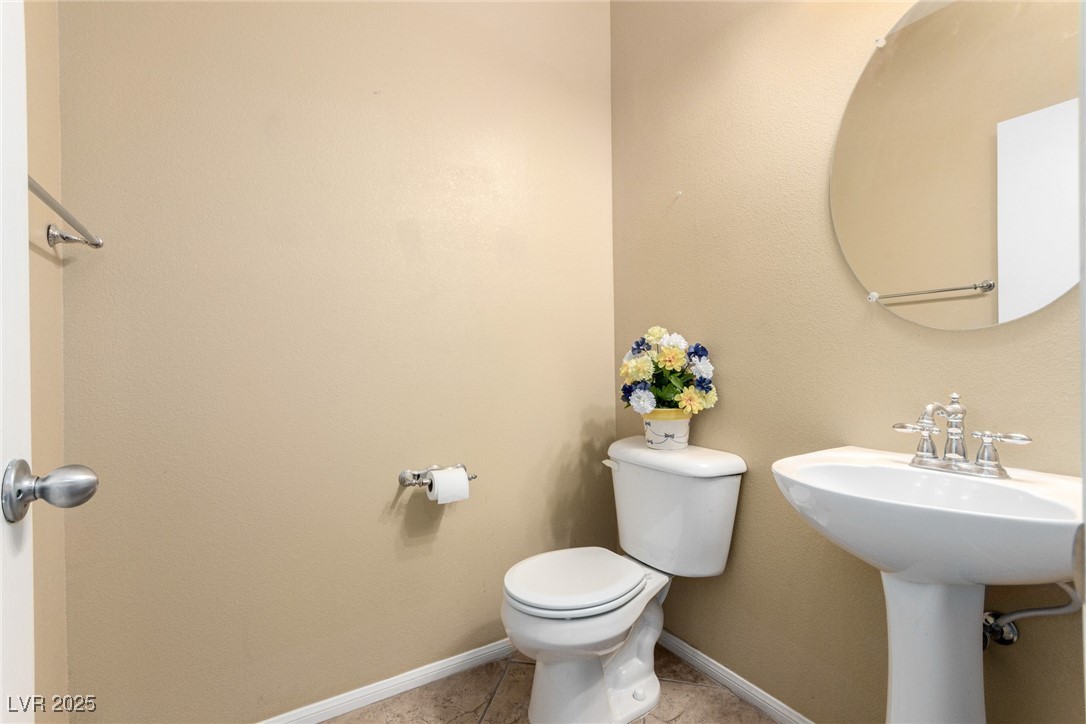 5518 Ovando Way Property Photo 13