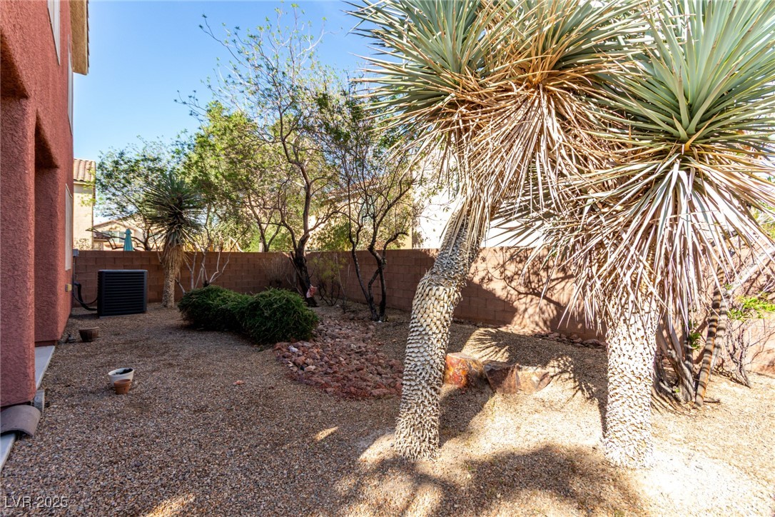 5518 Ovando Way Property Photo 33