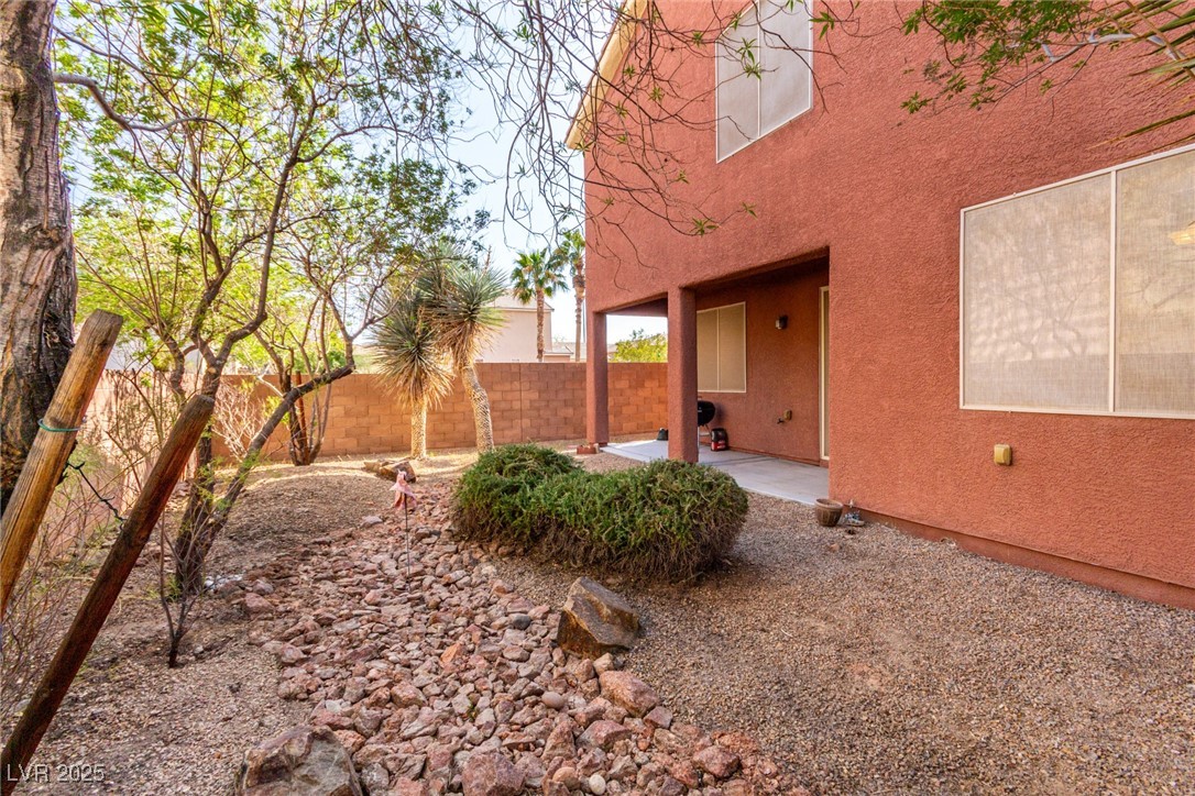 5518 Ovando Way Property Photo 35