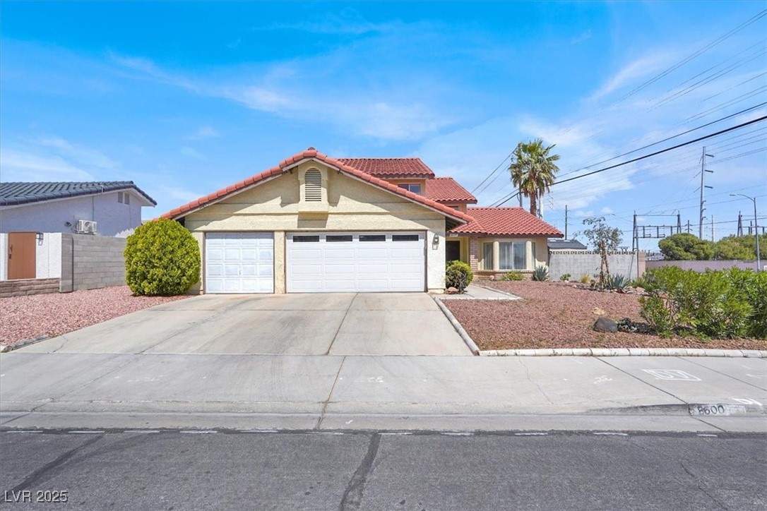 8600 Soneto Lane Property Photo 1