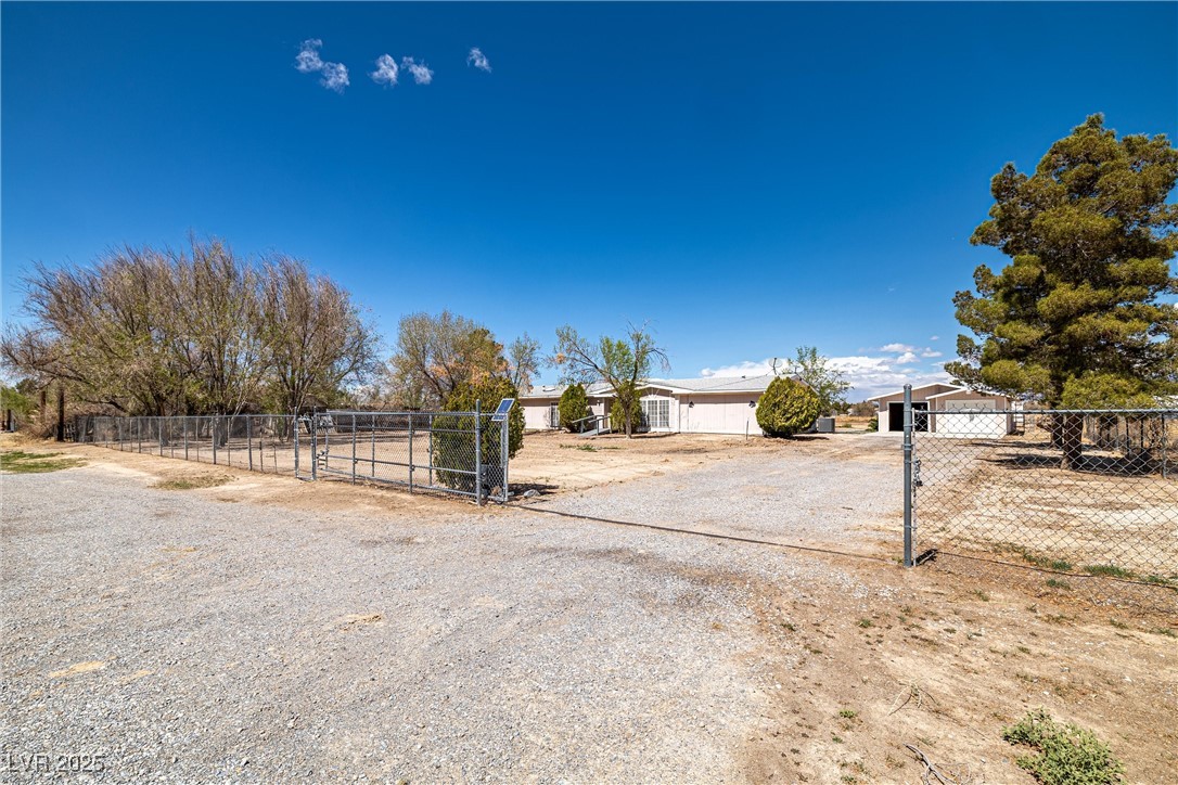 3830 Savoy Boulevard Property Photo 3