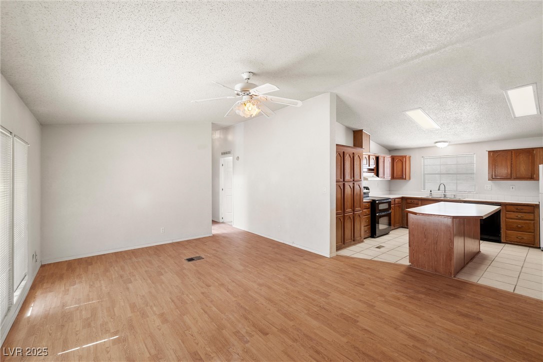 3830 Savoy Boulevard Property Photo 10
