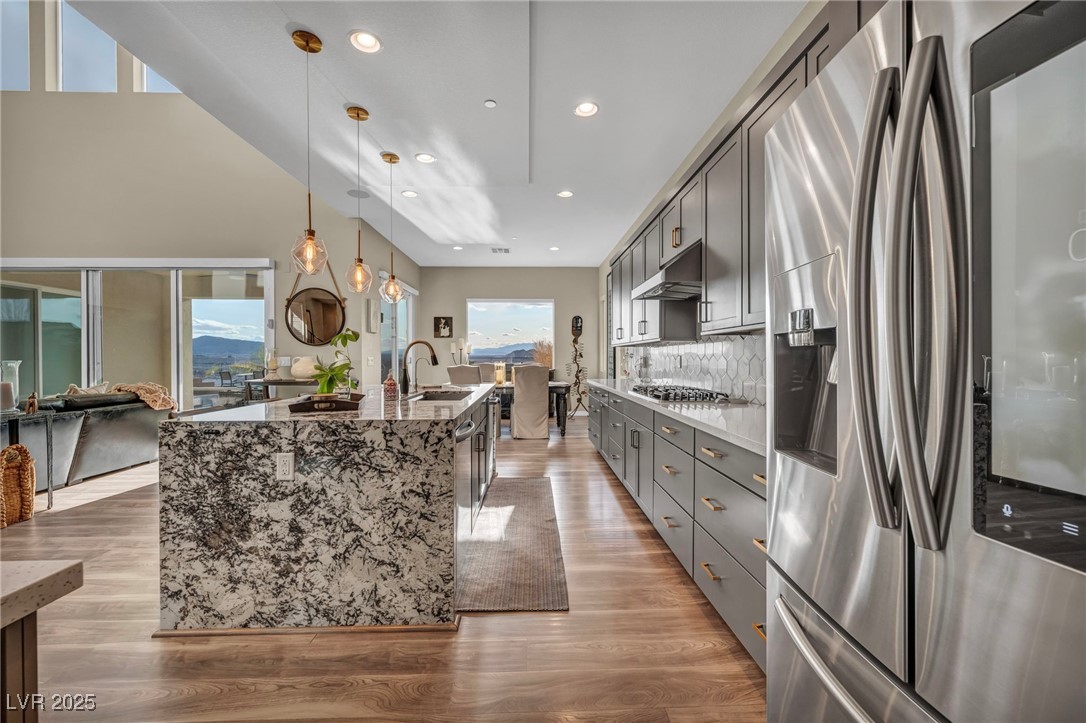 19 Hilltop Crest Street Property Photo 2