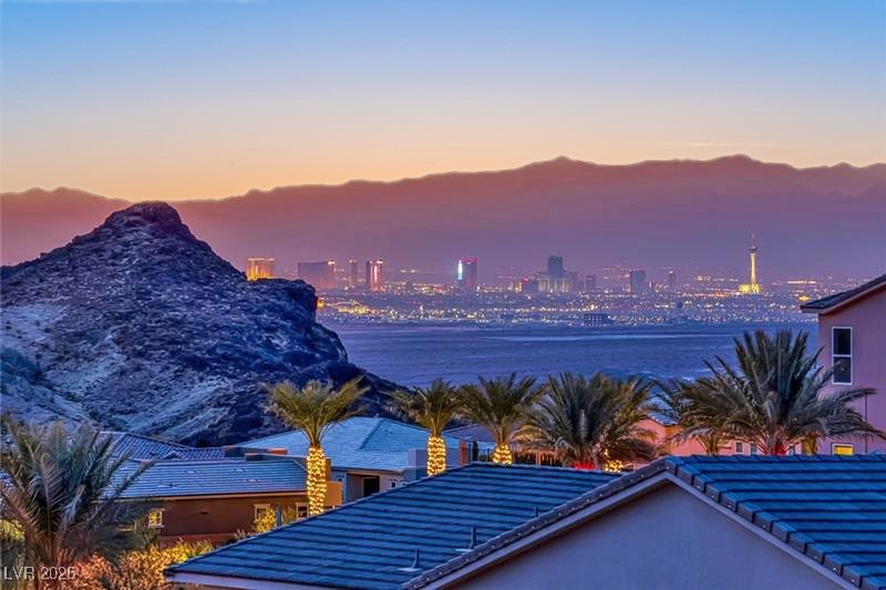 19 Hilltop Crest Street Property Photo 3