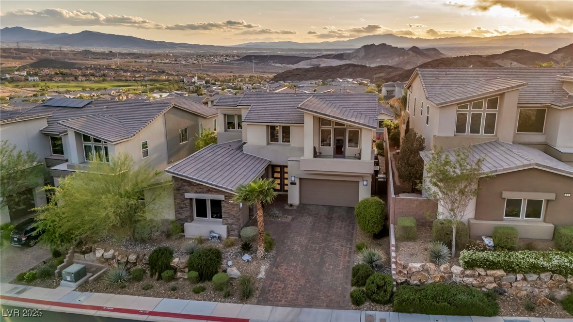 19 Hilltop Crest Street Property Photo 8