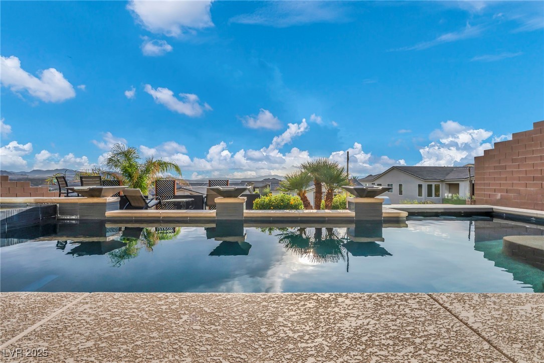 19 Hilltop Crest Street Property Photo 54