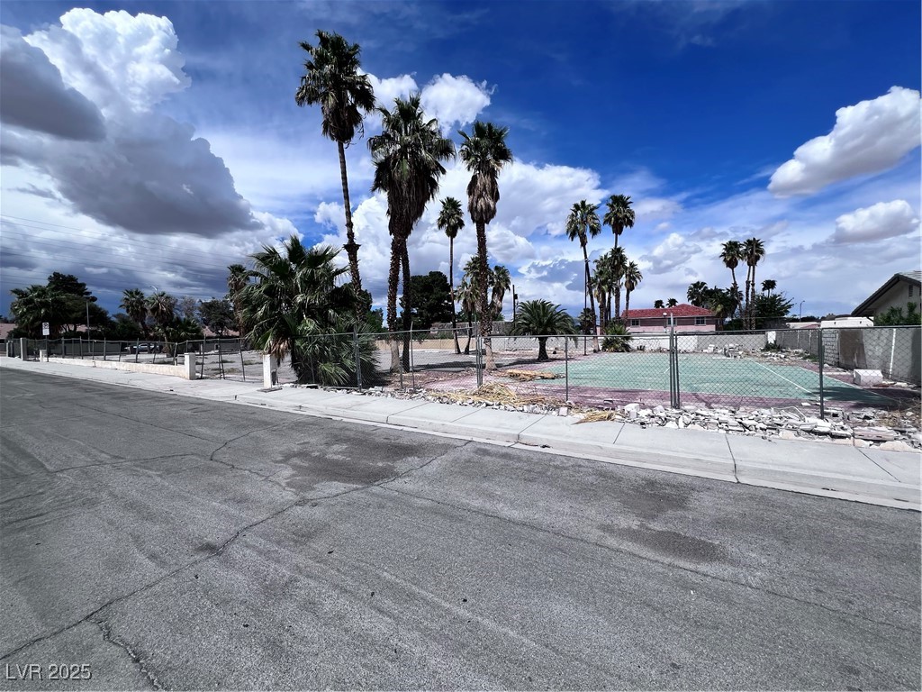 4730 South Pecos Road Property Photo 1