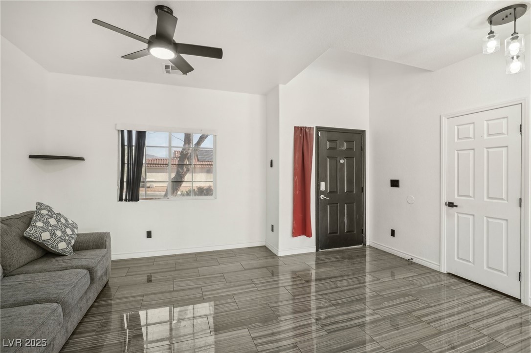 1019 Felix Palm Avenue Property Photo 8