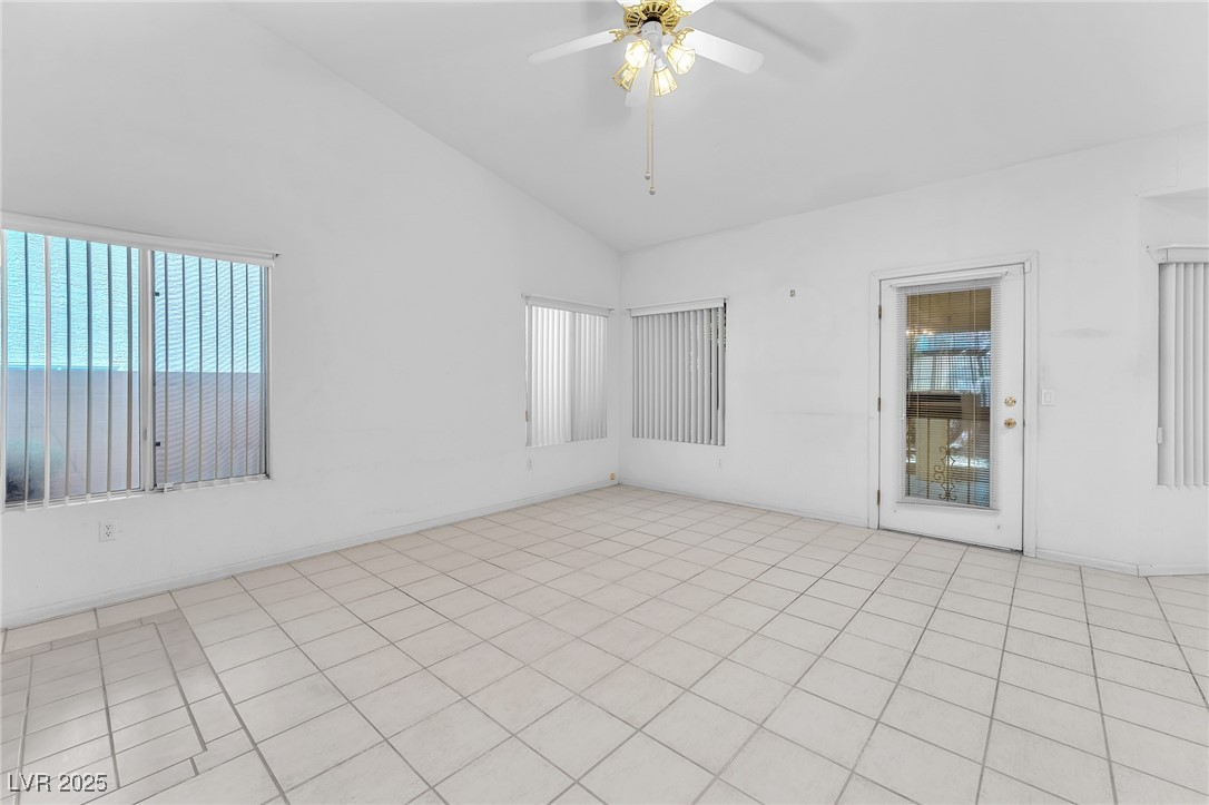 1934 Kings Beach Avenue Property Photo 9