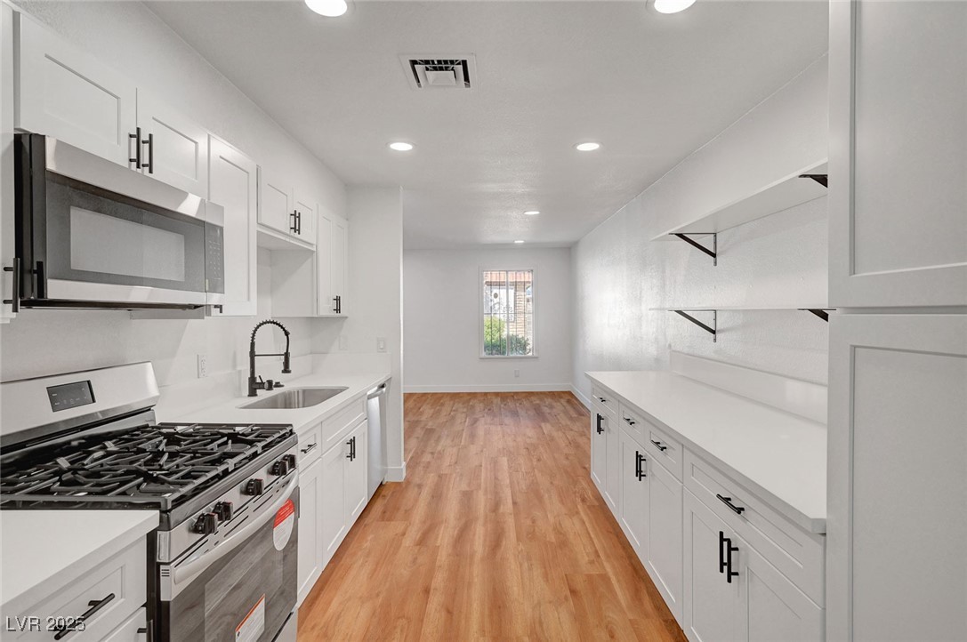 3907 Torsby Place Property Photo 1