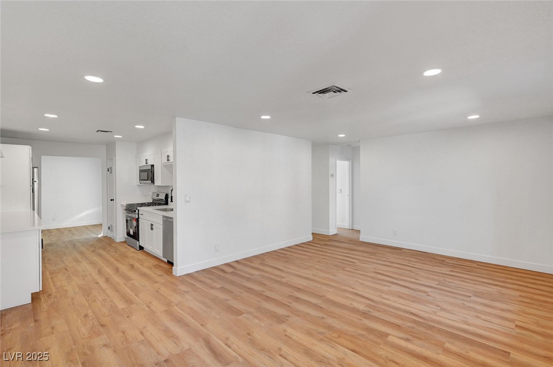 3907 Torsby Place Property Photo 6