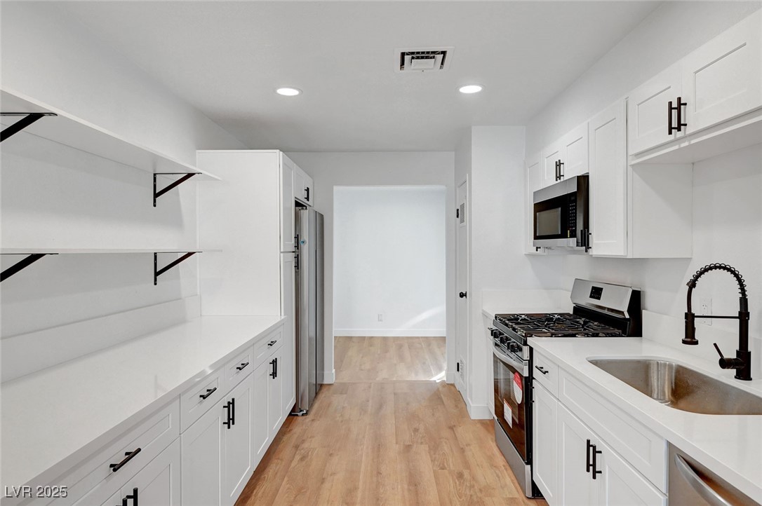 3907 Torsby Place Property Photo 11