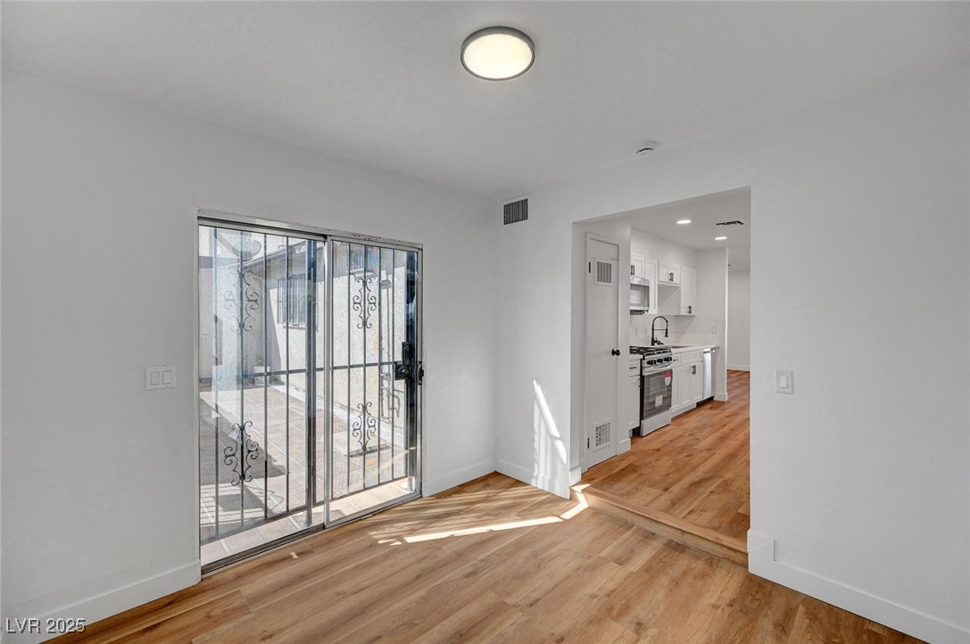 3907 Torsby Place Property Photo 12