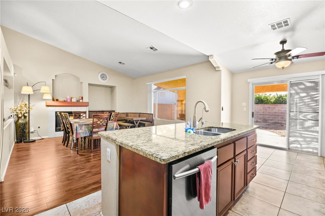 1659 Tangerine Rose Drive Property Photo 13