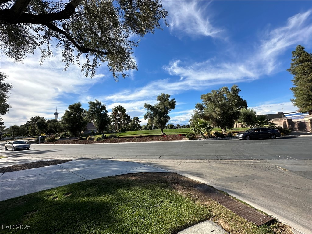 793 Vegas Valley Drive Property Photo 8