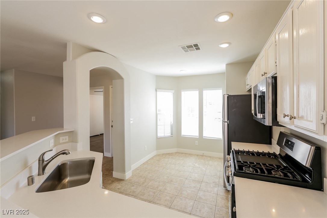 3122 Fern Crest Avenue Property Photo 8