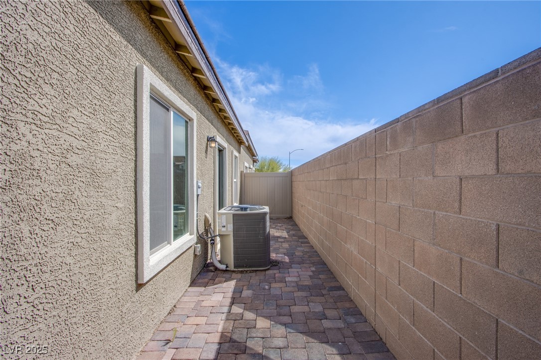 7517 Crested Moon Street Property Photo 20
